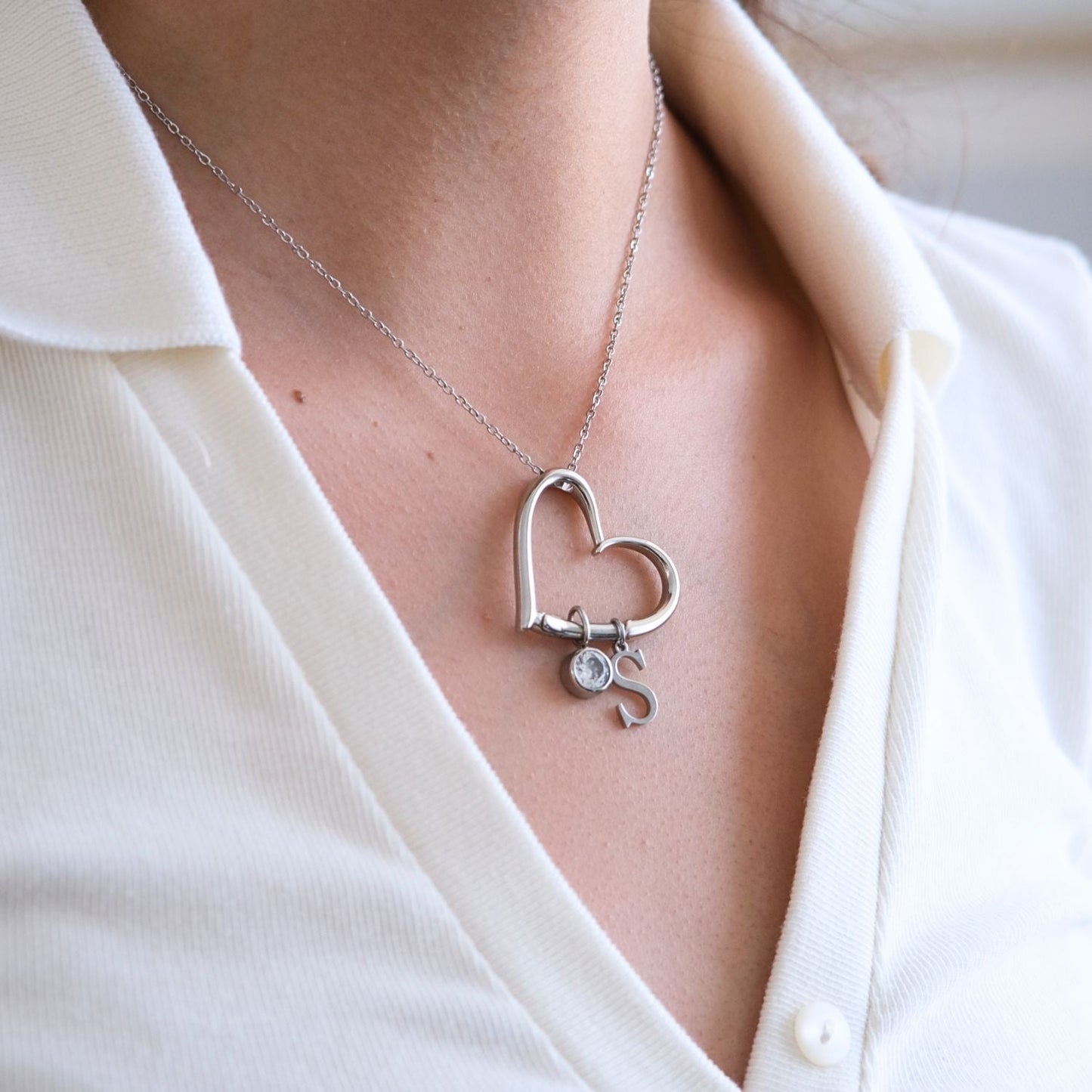 Herz-Halskette mit Initialen-Perlen - L22