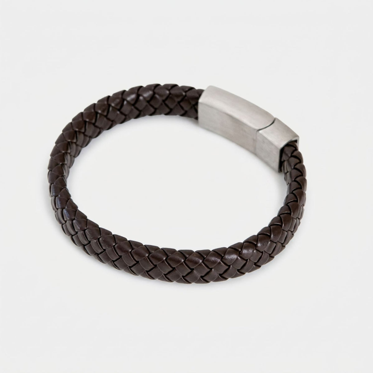 Gevlochten leren armband in cadeaudoos met boodschapkaart