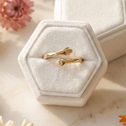 Knuffelring in luxe ringdoosje
