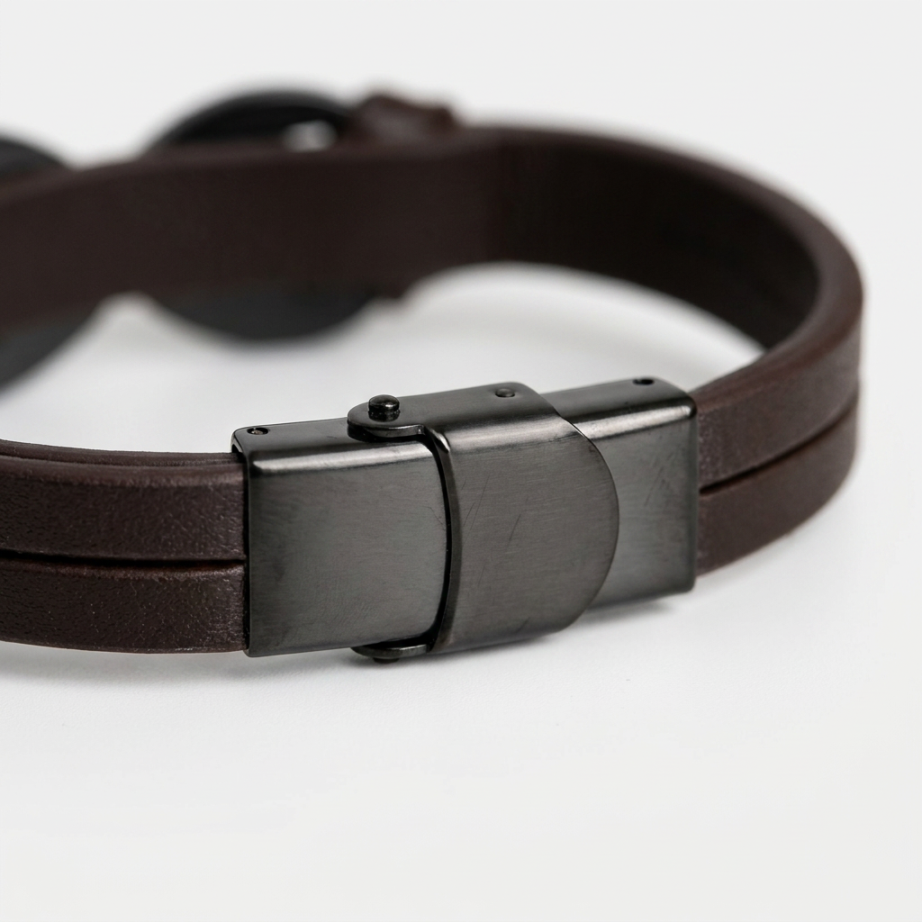 Buitenkant van de sluiting van de leren armband
