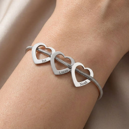 Bettelarmband mit Herzen mit Gravur – Personalisiert