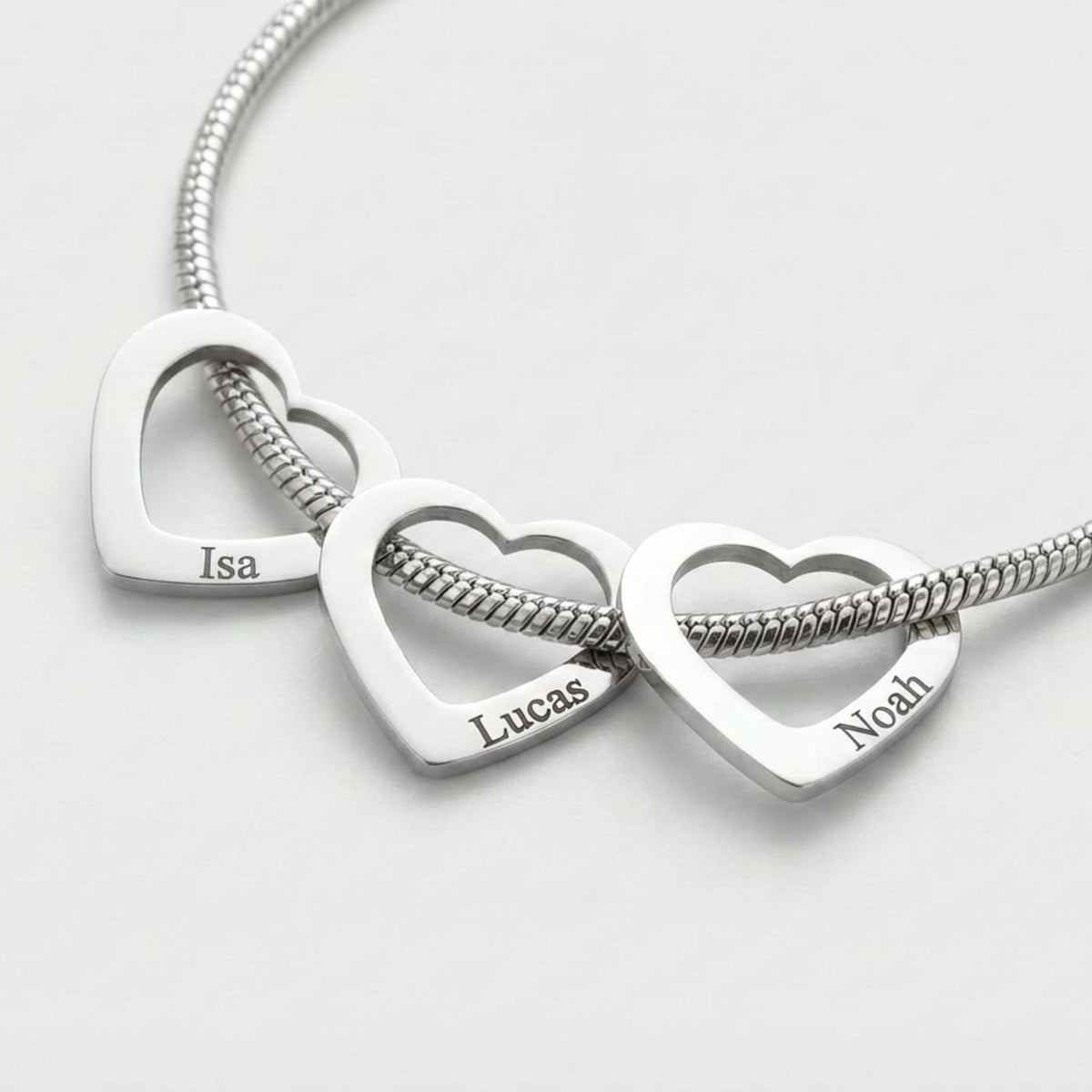 Bettelarmband mit Herzen mit Gravur – Personalisiert