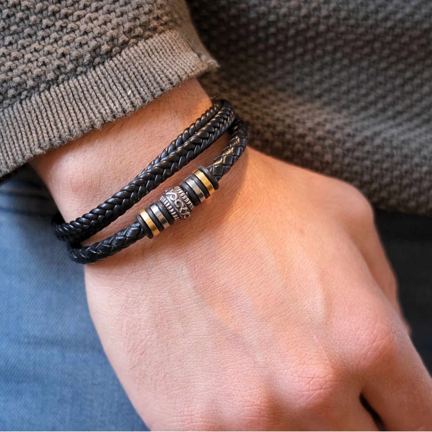 Für meinen Sohn - Geflochtenes Lederarmband mit Metallakzenten  - B1-T61-BLACK