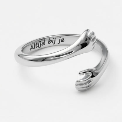Knuffelring zilver met persoonlijke gravure aan de binnenzijde